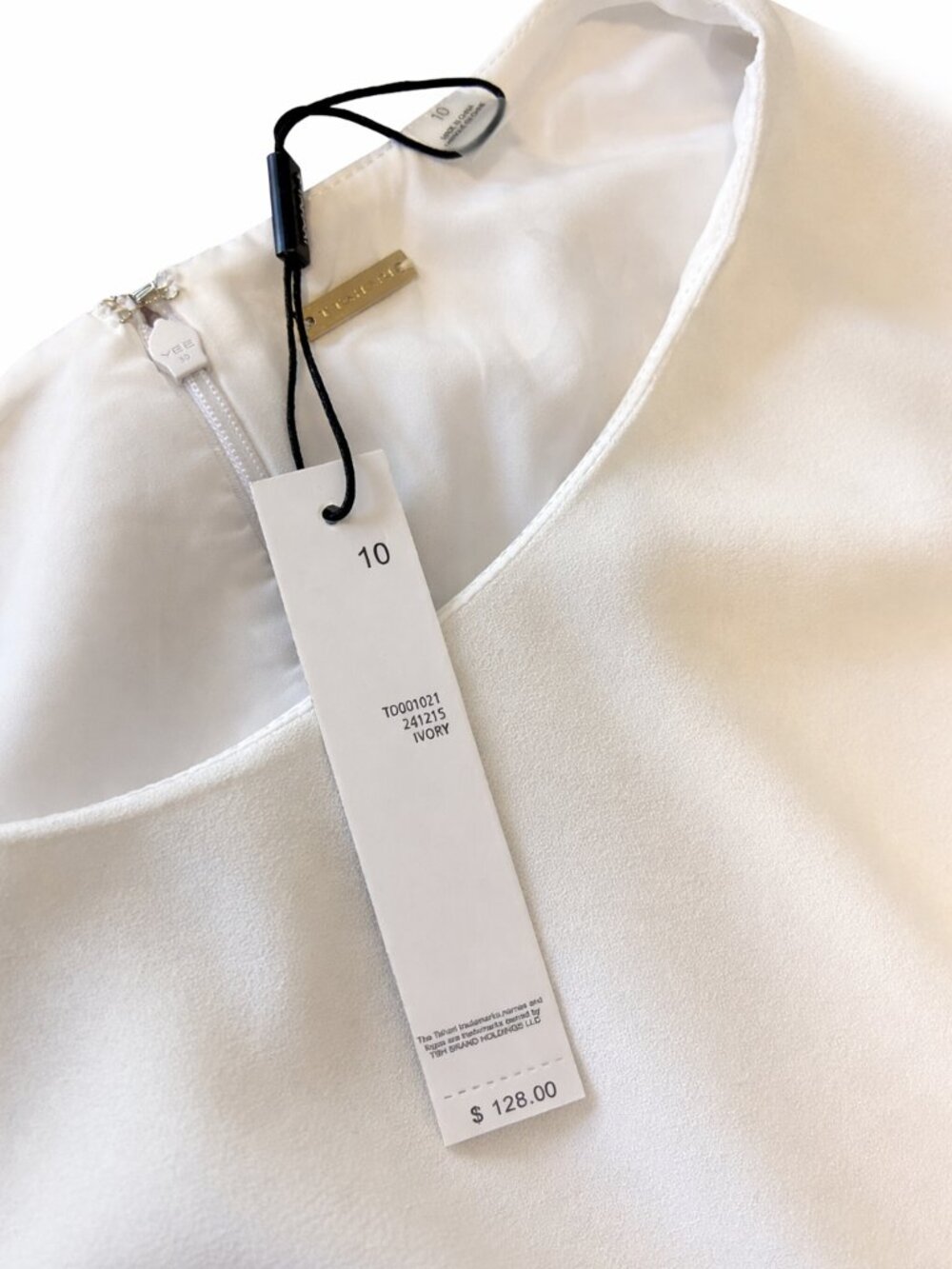 Tahari White Pleated Dress Women Size 10 Sleeveless Fit & Flare Elegant NWT - Picture 3 of 4